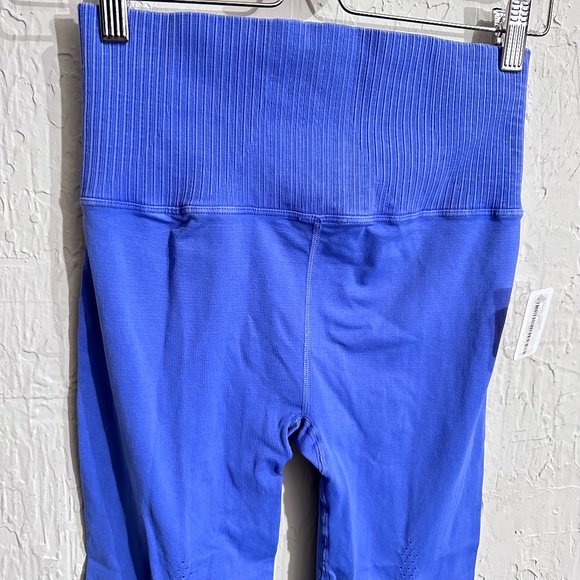 NWT FREE PEOPLE MOVEMENT High-Rise 7/8 Length Good Karma Leggings SIZE M/L - Picture 8 of 9